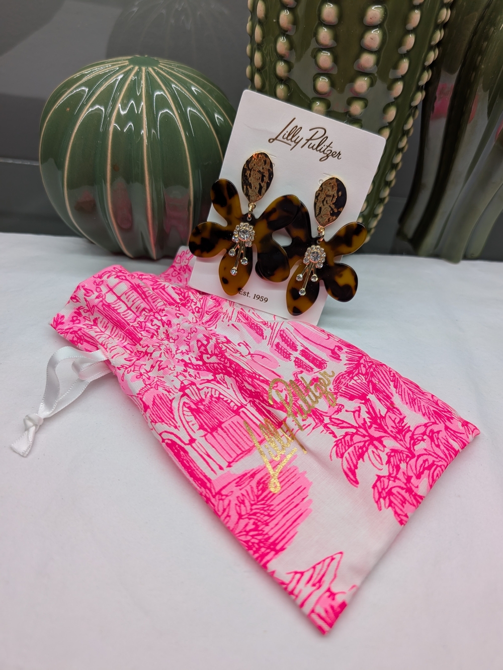 Lilly Pulitzer Tortoiseshell Earring W/Pink Patterned Drawstring Pouch